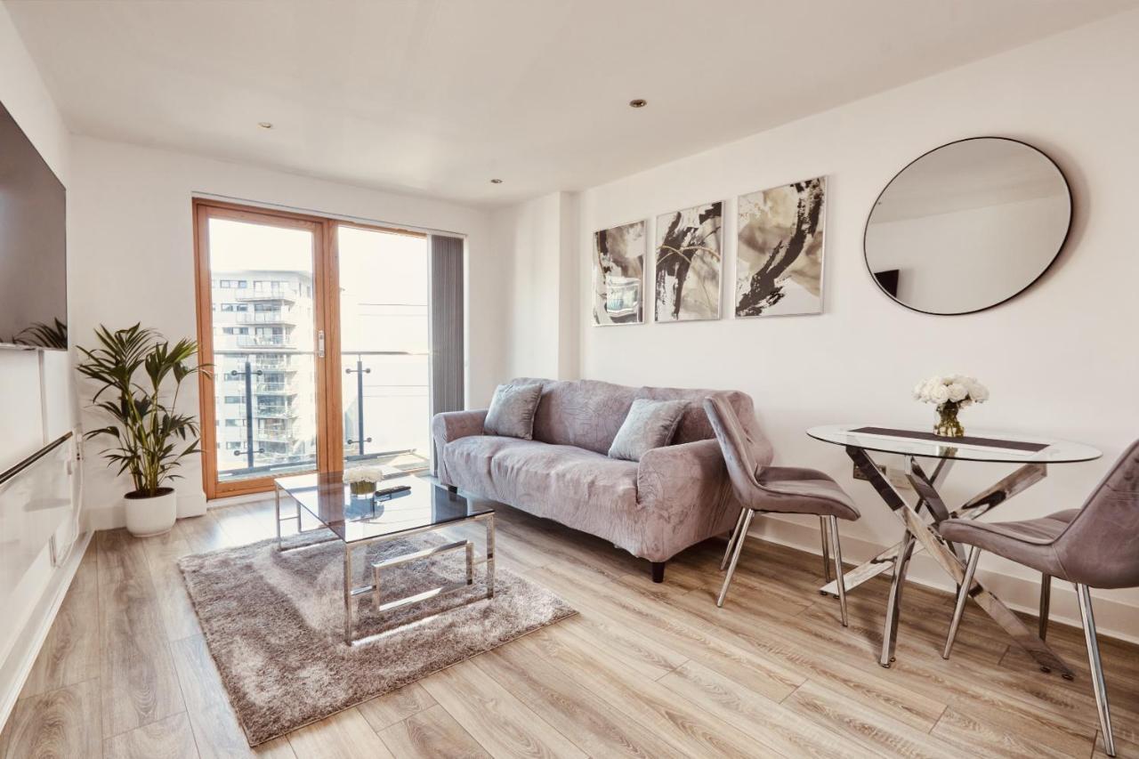 Deluxe River Canal View & Free Secure Parking! Leeds  Exterior photo