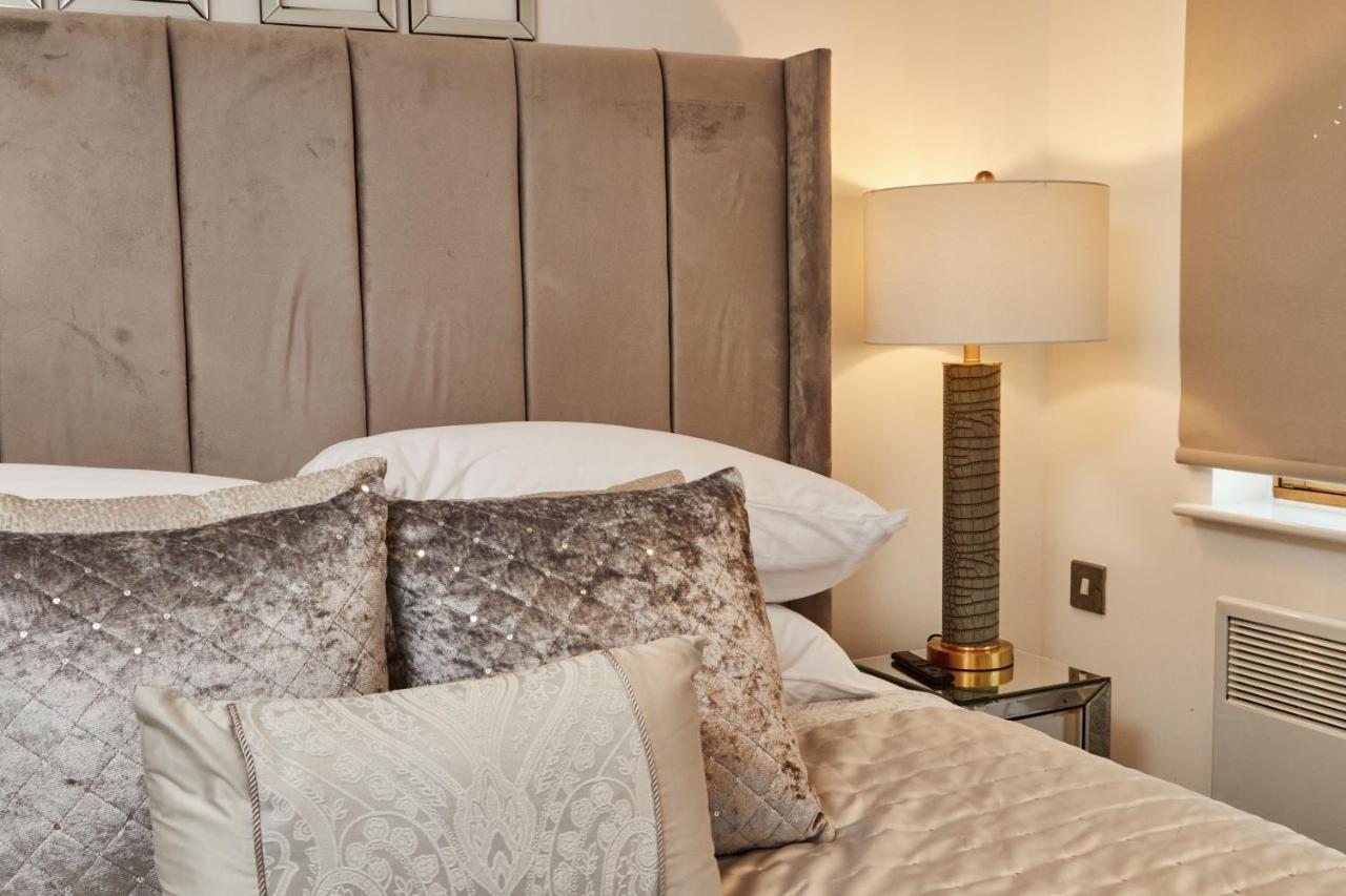 Deluxe River Canal View & Free Secure Parking! Leeds  Exterior photo
