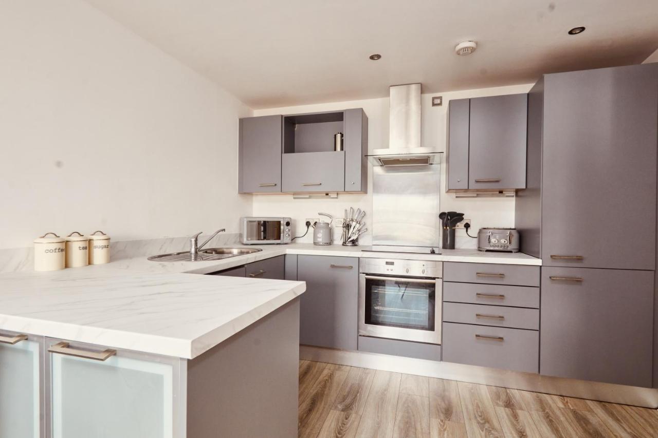 Deluxe River Canal View & Free Secure Parking! Leeds  Exterior photo